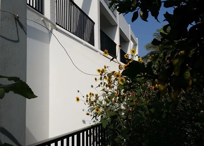 Kkaras 3 Star Hotel 2*