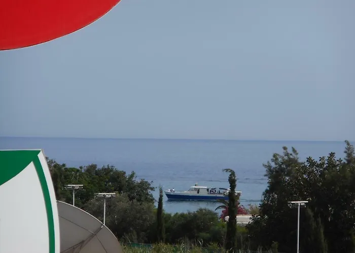 Kkaras 3 Star Hotel 2*