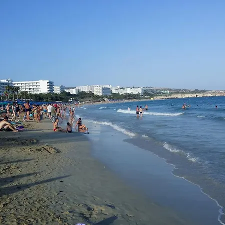 Kkaras 3 Star Hotel