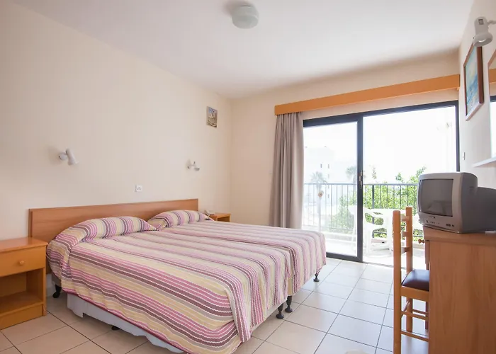 Kkaras 3 Star 아이아 나파