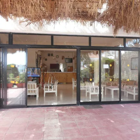 卡拉斯酒店 2* 圣纳帕