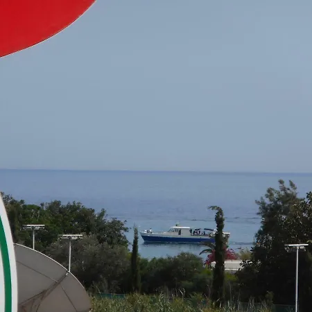 κκαράς Ξενοδοχείο 2*